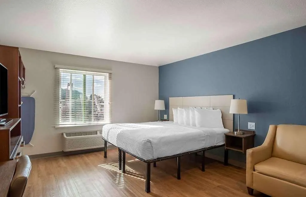 Extended Stay America Select Suites - Charlotte - Northlake Hotel