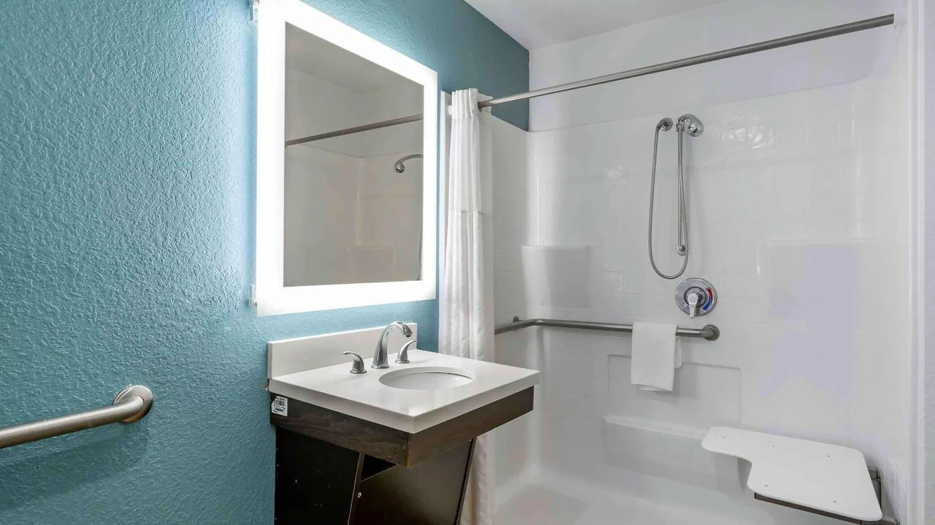 Extended Stay America Select Suites - Charlotte - Northlake Hotel
